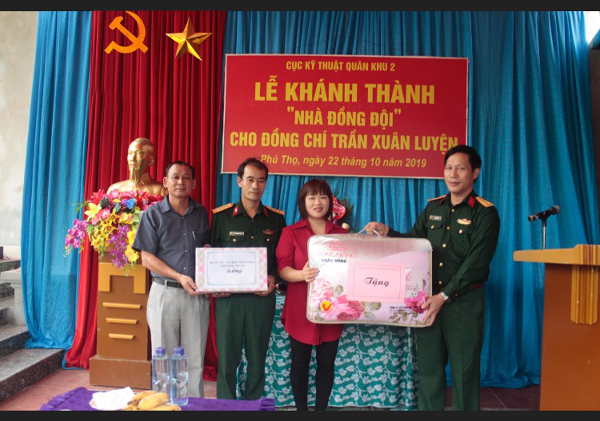 Ngôi nhà ấm tình đồng đội